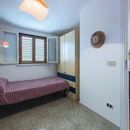 Dora Villa